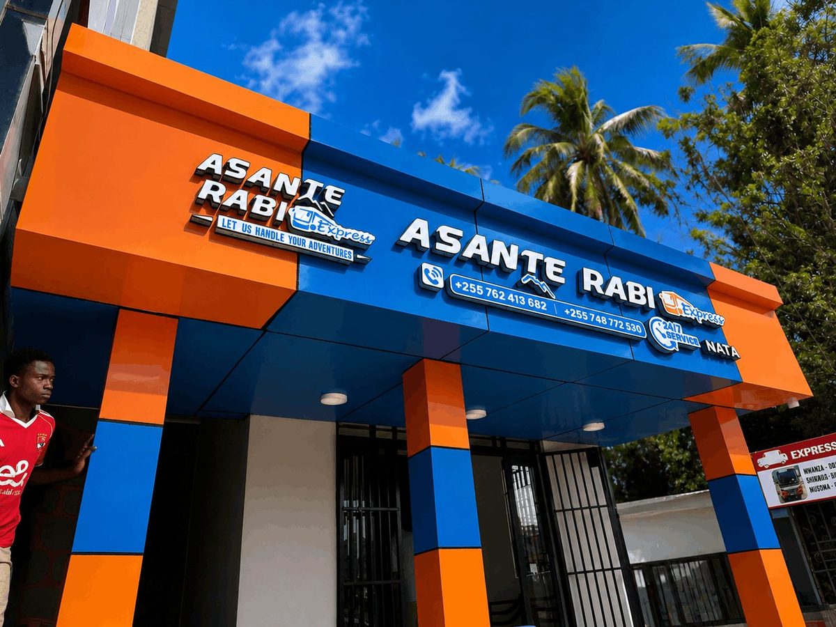 Baada: ACP facade ya buluu na chungwa, bango la 3D la mita 5.